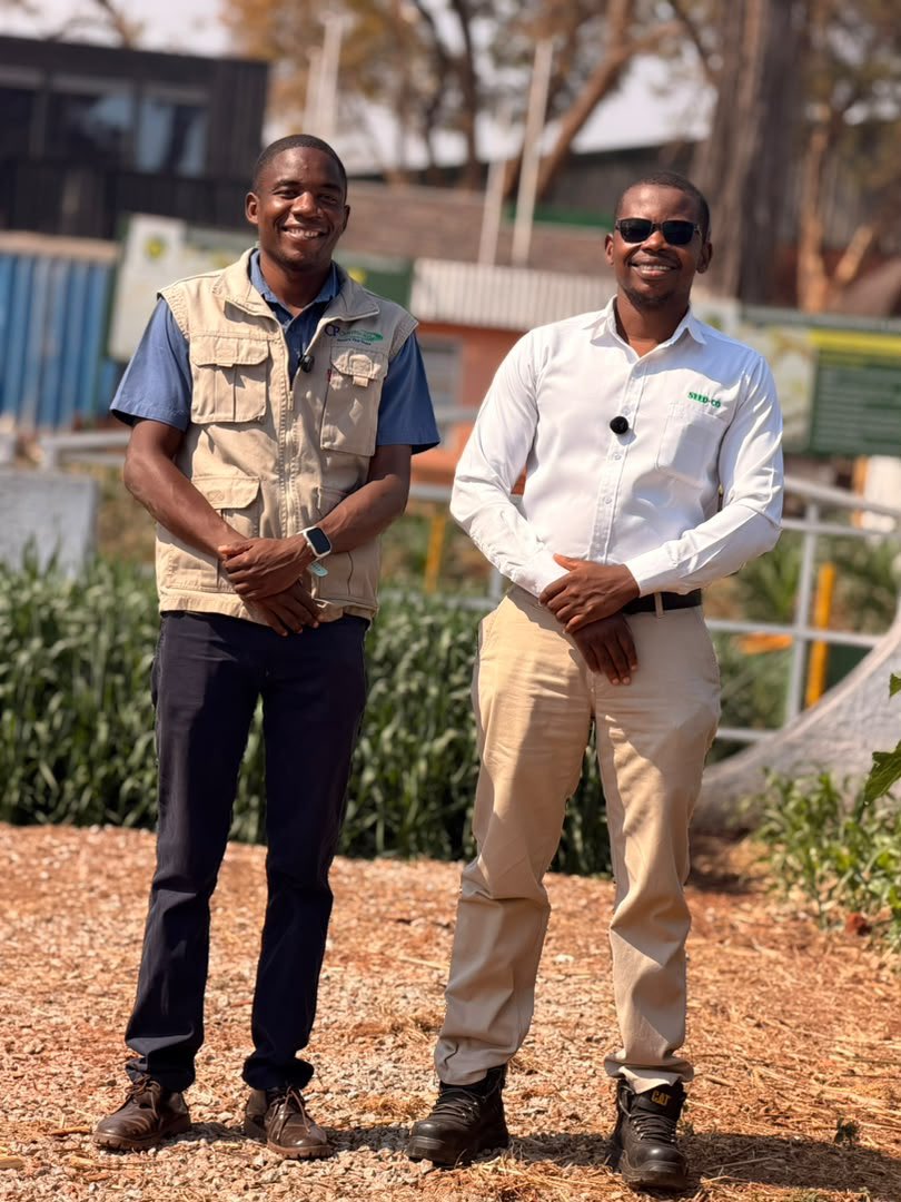 PoteDior's tweet photo. The journey of agronomy is never walked alone. No one has a monopoly of knowledge. Every farm visit is a chance to listen, learn and share experiences.

Great spending time with @ForwardMakasi1 & several farmers. Together, we can serve farmers better through a shared vision, shared responsibility,

#Agronomy #KnowledgeSharing #ChiefFarmer