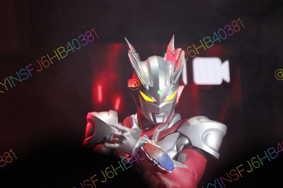 kyinFSJ6hB40381's tweet photo. シートは遠かったのですが、何とかコスモライズを写真に撮れました！

息子には「写真はお父さんに任せてショーを見て!!」と言っていたので何とかお役目を果たせました！!

#ウルサマ　
#ウルトラヒーローズEXPO
#ウルトラマンゼロ https://t.co/83l1XzqBAe