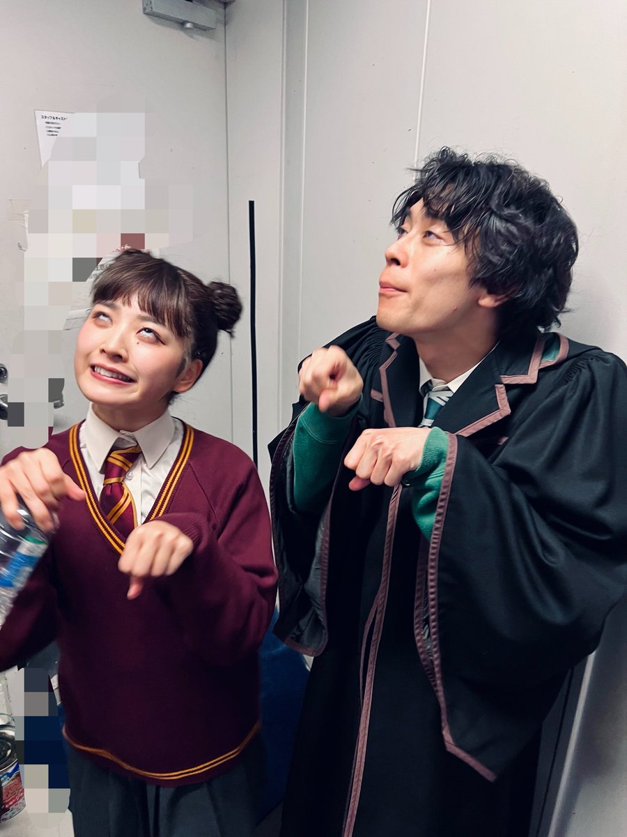 momokasatake's tweet photo. 本日もマチソワありがとうございました🪄
考えて感じてトライして楽しい~今日も発見がたくさんあったど~💡夜のいとこは信頼の藤田氏。色んな顔を見せてくれるので受け取るものが沢山です。毎回楽しい旅をありがとう🕊️裏でも表情豊かだね。NG確認済みです。彼にNGはあるのか…またっ🚂
#ハリポタ舞台 https://t.co/OaKY9nC1Yr