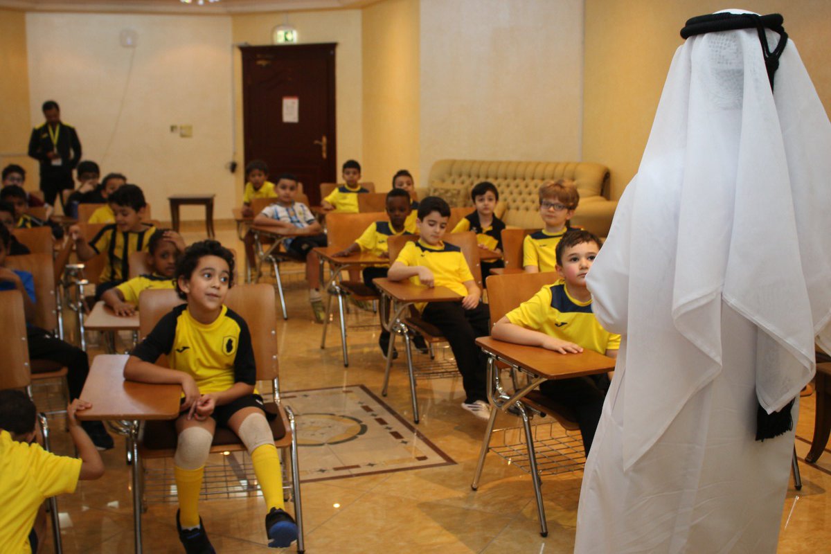 qatarsc61's tweet photo. نظم الجهاز الشبابي بنادي قطر الرياضي ورشة عمل لـ #لا_للتنمر. تحت رعاية إدارة المراكز الهيئات الشبابية بوزارة الرياضة والشباب وبالشراكة مع مركز الحماية والتأهيل الاجتماعي امان من إعداد وتقديم أ. عبد العزيز المهندي وبنهاية الورشة تم تكريم المحاضر والشباب المتميزين https://t.co/k9hBtOmdnK