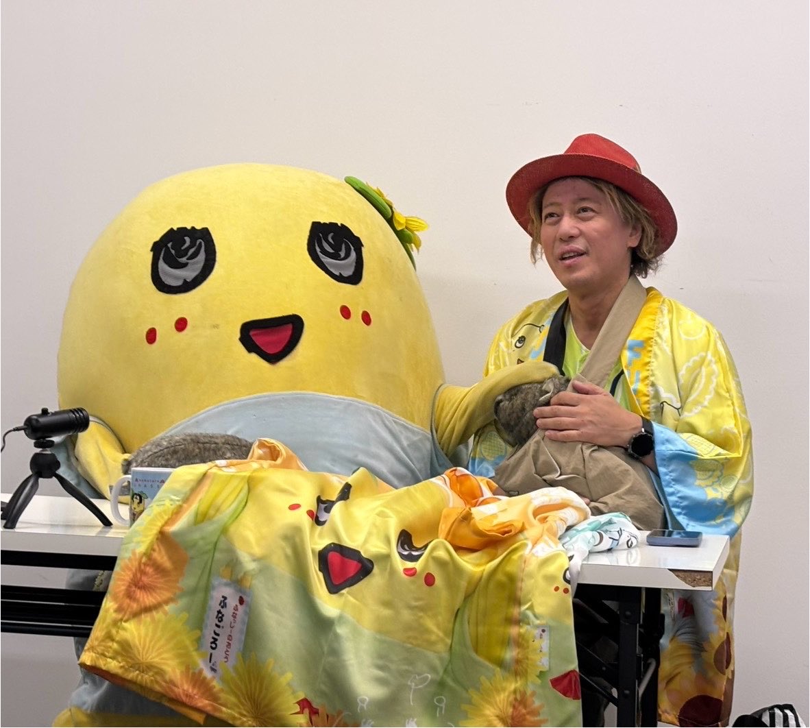 funassyi's tweet photo. みんなー今日も一日お疲れ様なっしー♪
ヾ(。゜▽゜)ノナデナデよしよし
明日もみんな無事に過ごせます様に梨汁ブシャー:＊
もやなでー https://t.co/VCraRdCE2s