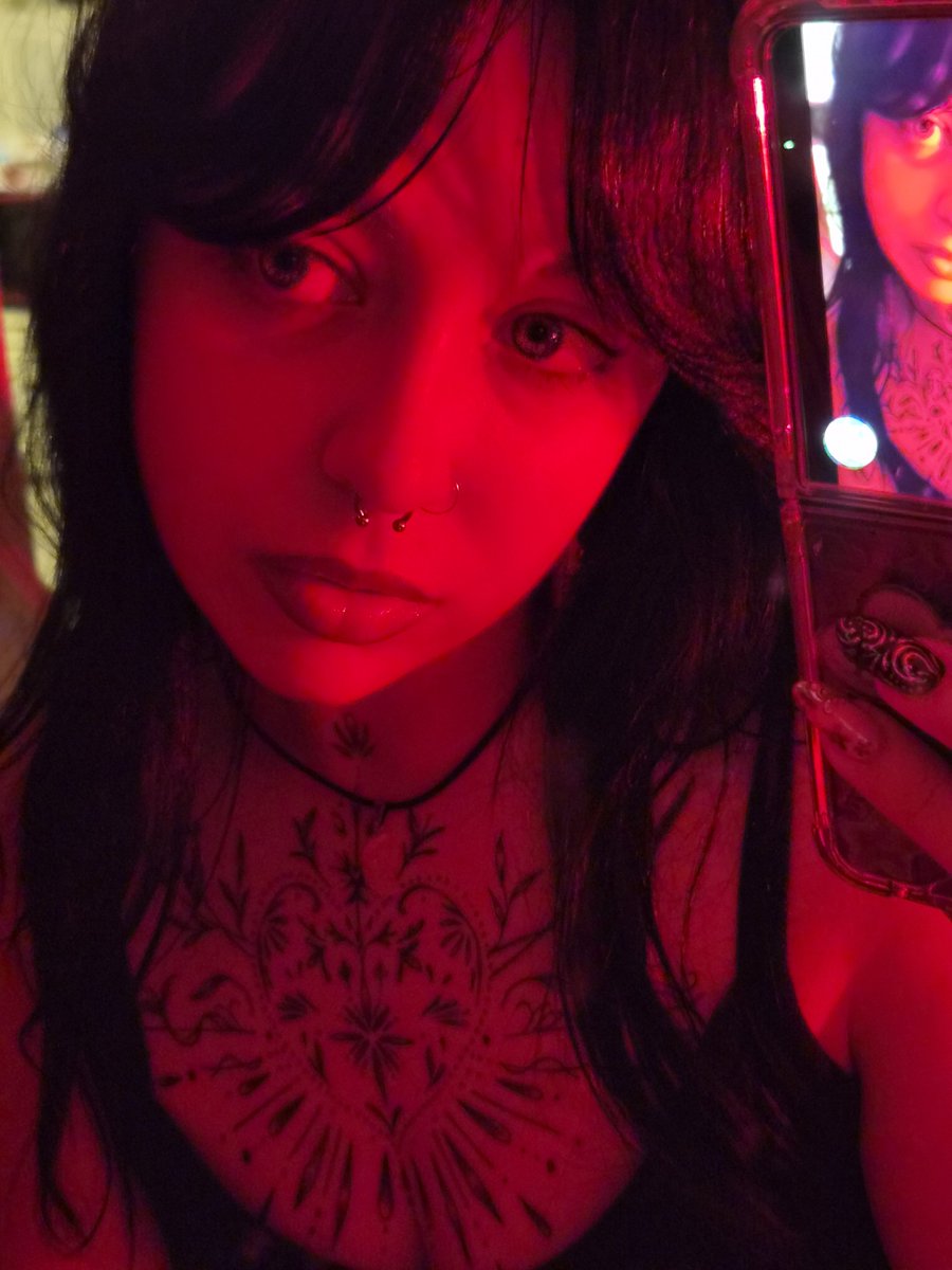 vamprissa's tweet photo. ⋆༶⋆˙.⋆hii ❤︎ looking for moots⋆.˙⋆༶⋆
°name: rissa !
❥ | she / her , 26 ❀ || MDNI !
❥ |✯ Faves • Valorant♤, vampires hehe, hunger games 
❥ | gaming • pc
• want to grow a following so I start streaming on twitch again
I dye my hair alot
say hi to be moots! ᵕ̈ https://t.co/xBrzKMwDeZ