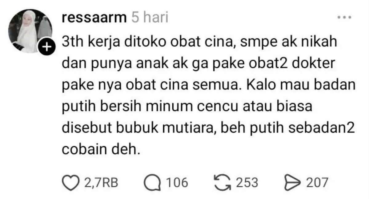 Zinniaslly's tweet photo. EH MBAKNYA SPEAK UP !!
Abis baca ini, gue langsung cabut ke toko sinse obat Cina 🤣
Niatnya tanya “cencunya ada”… yg punya toko bengong  kita juga bengong 😭
Ternyata nama aslinya tuh wkwkwk 😳😄 https://t.co/Kco5lFZ9Rc