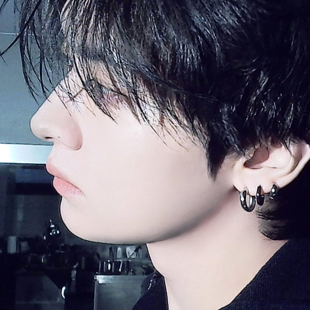staysday6's tweet photo. lee know's unmatched visuals https://t.co/ggOQSx6zJ9