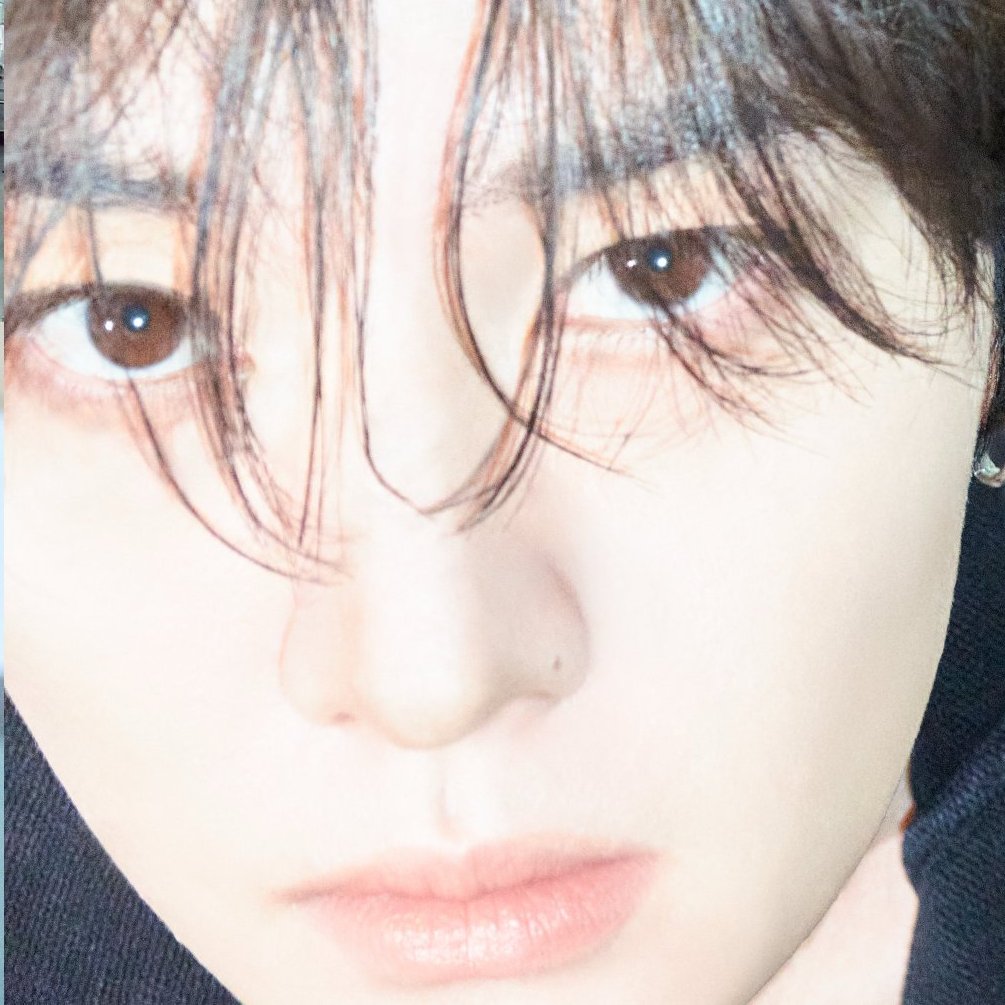staysday6's tweet photo. lee know's unmatched visuals https://t.co/ggOQSx6zJ9
