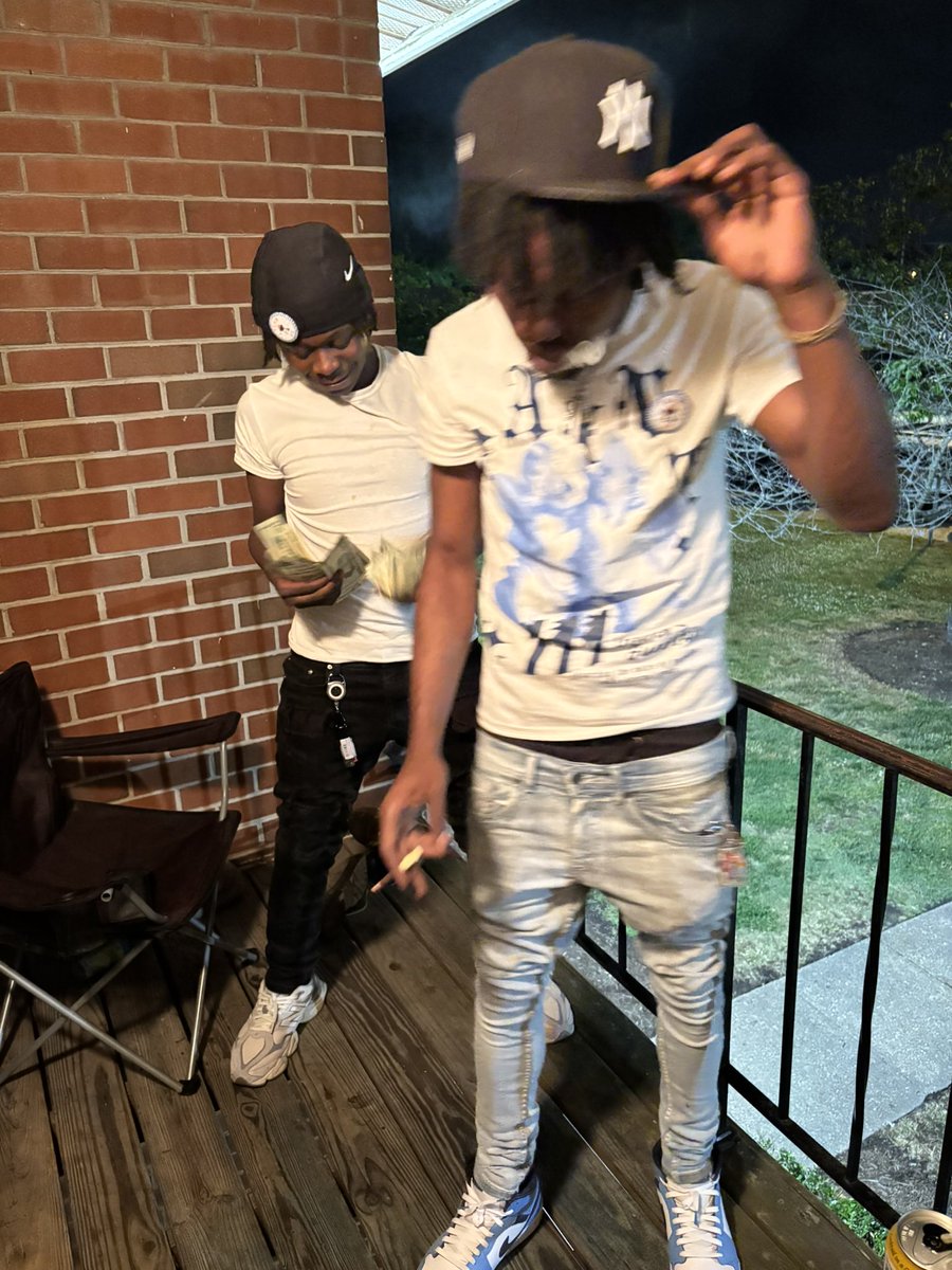 NH60D_Bklue's tweet photo. #NUMB💔🍃 #LLSR15❤️‍🩹💰 #LLPOPS🕊️ https://t.co/atoXZ1PVm9