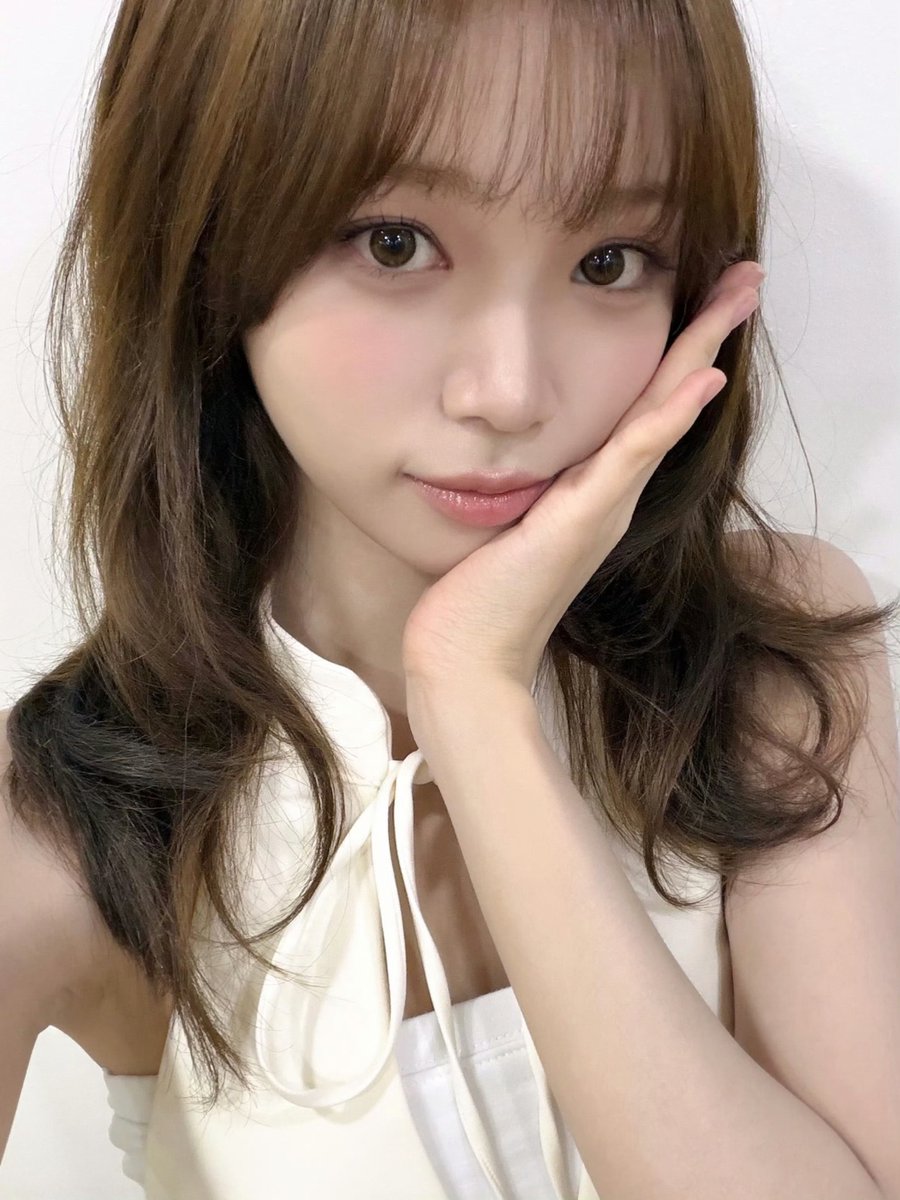 Mogugu_927's tweet photo. On this special day, happy birthday Kim Chaewon. Wish you good health first, then unlimited joy and everything nice in the world.

TIME TO CELEBRATE CHAEWON
#TimeToChaelebrate
#여름의인트로_김채원 https://t.co/BKeXNosUVe