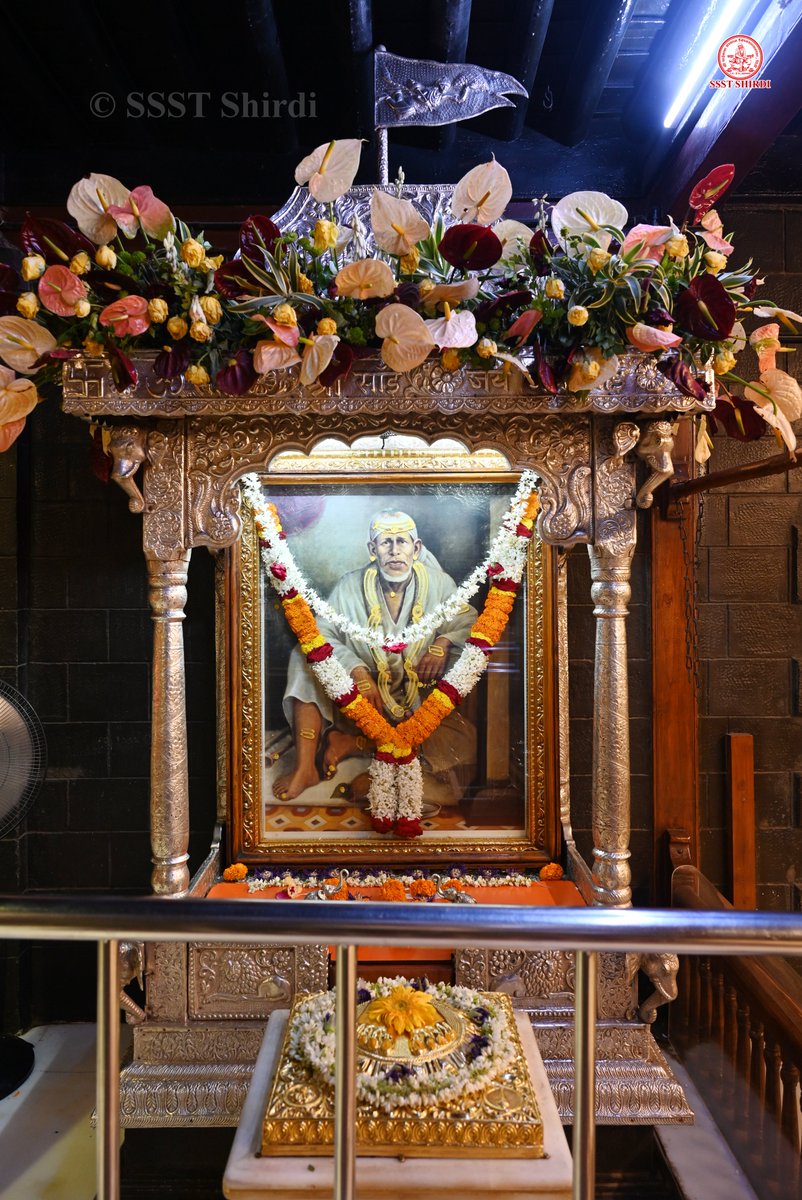 SSSTShirdi's tweet photo. *!! ॐ साई राम !!*
*श्री साईबाबा संस्थान विश्वस्त व्यवस्था,शिर्डी*
*!! ॐ Sai Ram !!*
*Shri Saibaba Sansthan Trust, Shirdi*
≈≈≈≈≈≈≈≈≈≈≈≈≈≈≈≈≈ 
*आरती : धुपारती*
*गुरुवार ३० जुलै २०२६*  
*Aarti :-Dhooparti*
*Thursday 30 July 2026* https://t.co/D2v3rI9dQT