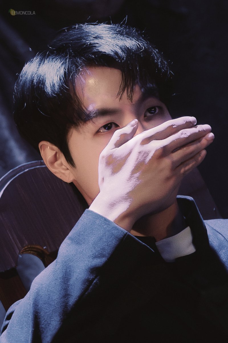 __LEMONCOLA's tweet photo. 260729 브라더스 까라마조프
스페셜 커튼콜 <난 썩지 않을 거야> 
#황민수 알료샤
#브라더스까라마조프 #대학로최고의가족뮤지컬 https://t.co/hENPsJZWeu