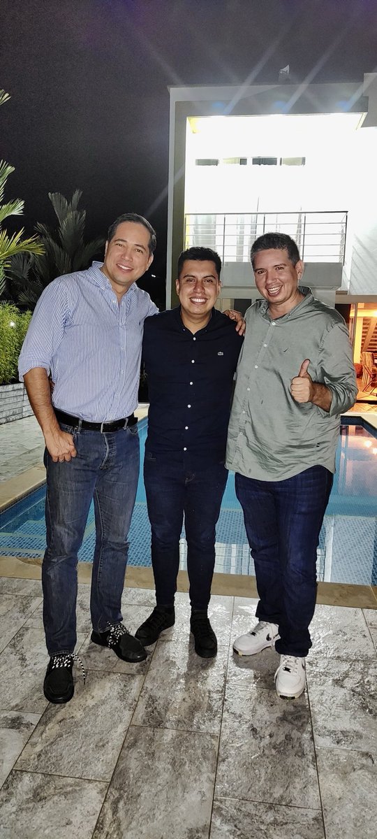 mateosanchezr_'s tweet photo. Hace 3 años, cerca de 20 mil metenses depositaron su confianza en mi amigo Carlos Collazos. Hoy se hace justicia y regresa a la Asamblea Departamental del Meta.

Con su regreso, Dios, la familia, la inclusión de las personas con discapacidad, el emprendimiento y la tecnología vuelven a tener voz en nuestro departamento.

Una credencial ganada con el respaldo de la gente y el trabajo de un gran equipo.

Este triunfo también es de Óscar Apolinar, quien, con su fe inquebrantable, lideró y acompañó este proceso hasta el final.

¡Felicitaciones, amigo diputado Collazos! Dios tiene el control. 

Lo mejor está por venir. ¡A seguir trabajando por nuestra tierra y por nuestra gente!