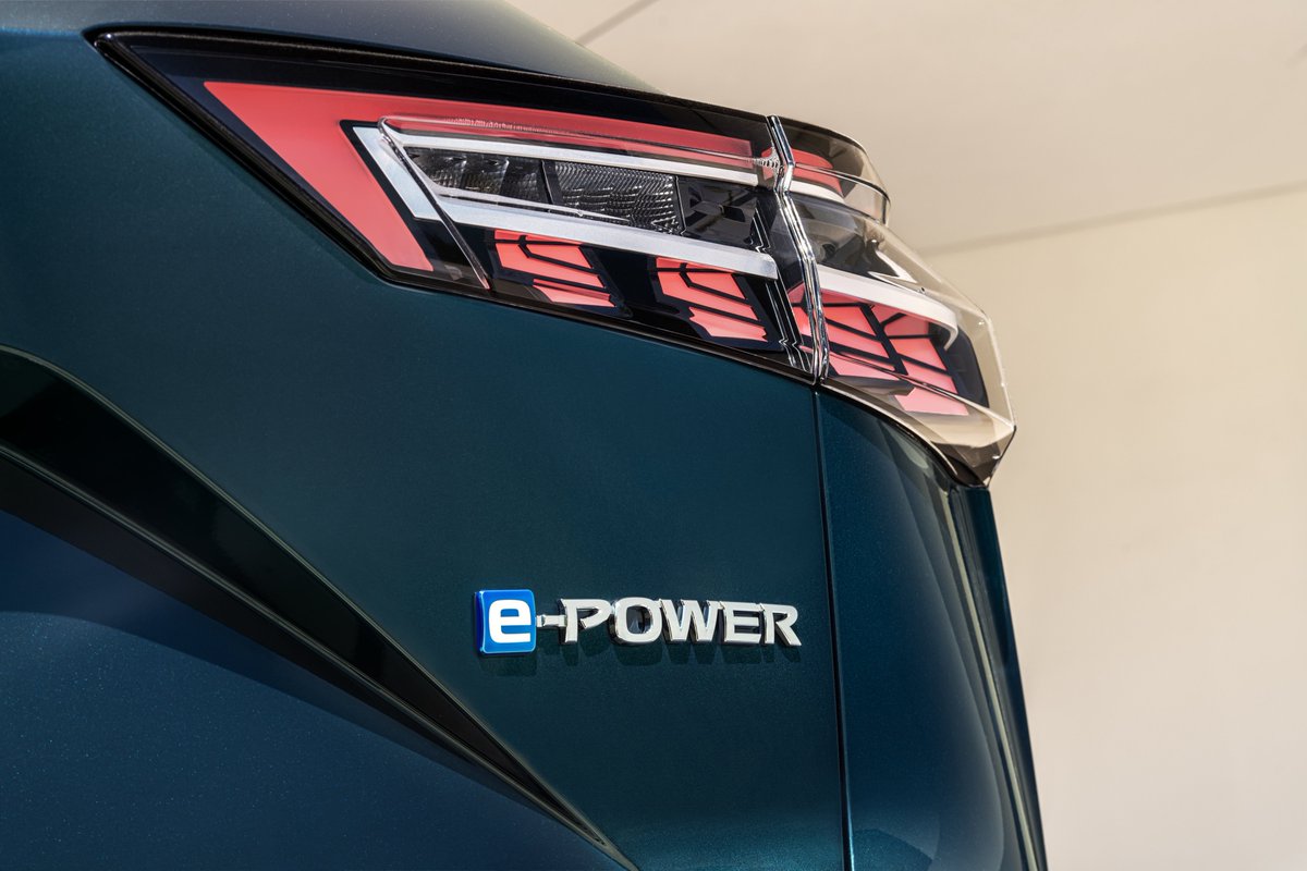 Nissan_ESP's tweet photo. ⚡️Seguimos impulsando nuestra tecnología e-POWER.  

Con un 42 % de eficiencia térmica, menos revoluciones a la misma velocidad y una conducción más silenciosa, llevamos la innovación un paso más allá. ⚙️🚗  

Lee más 👇 
https://t.co/HGAqmmZVJp https://t.co/Eg3PqUZXt1