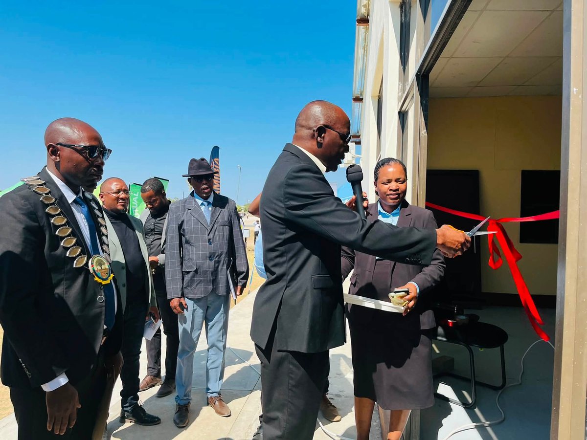 MurdNamibia's tweet photo. EXPOS ARE MUCH MORE THAN EXHIBITIONS 

NKURENKURU- The Minister of Urban and Rural Development, Hon. Sankwasa James Sankwasa, has highlighted the importace of expos in promoting economic development and strengthening local economies. https://t.co/cWwPe25uz6