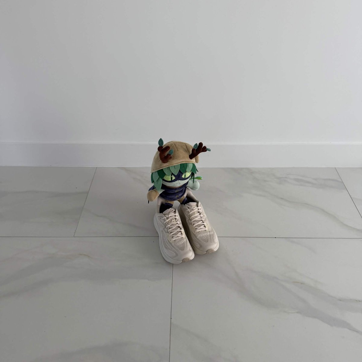 youtooz's tweet photo. thoughts on my new shoes? (dont mind her) https://t.co/wCDX9PbOyz