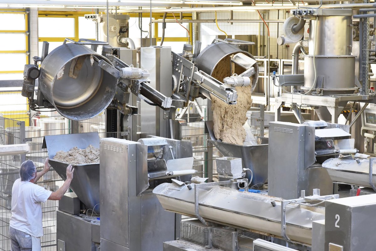 Engupdate's tweet photo. Friction, flour and failure ~ Bearing specification reduces wear and protects food safety ~
#BakeryBearings #IndustrialReliability #FoodSafety #BearingSelection
https://t.co/Ssjl3edb9n https://t.co/zwuSQqhmPs