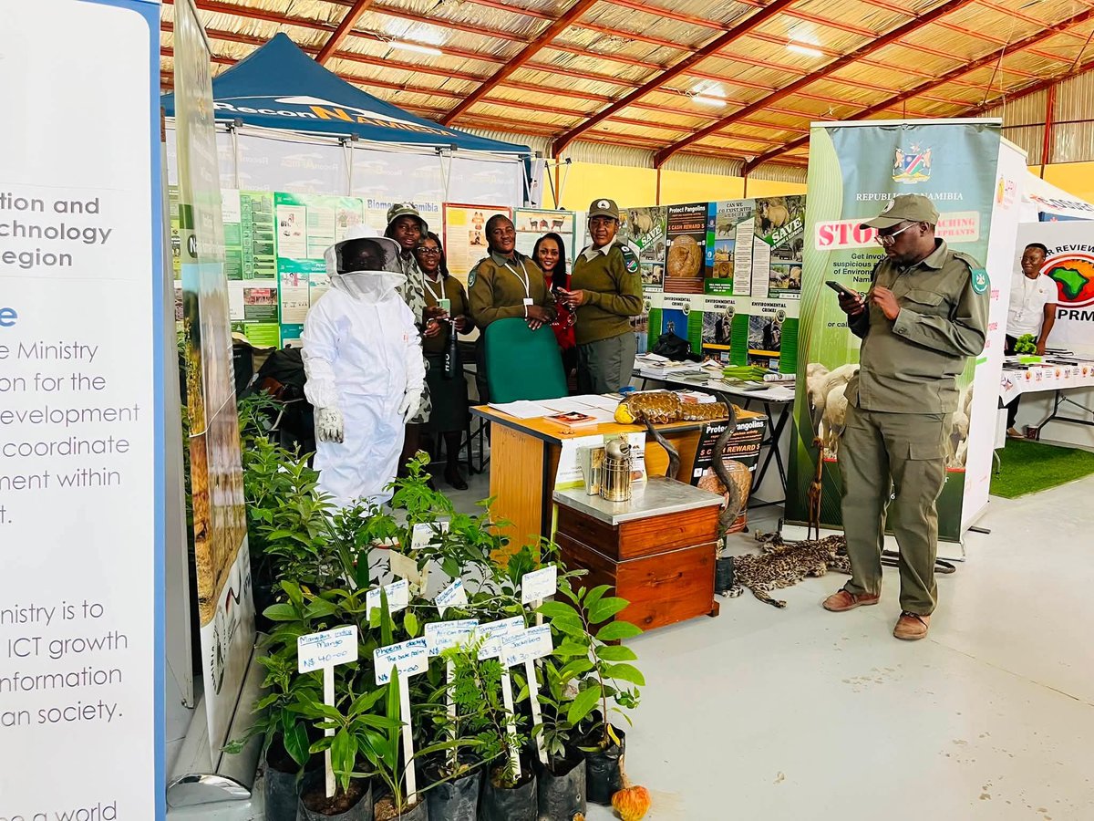 MurdNamibia's tweet photo. EXPOS ARE MUCH MORE THAN EXHIBITIONS 

NKURENKURU- The Minister of Urban and Rural Development, Hon. Sankwasa James Sankwasa, has highlighted the importace of expos in promoting economic development and strengthening local economies. https://t.co/cWwPe25uz6