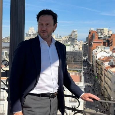 GermanGorraiz's tweet photo. ¿Hubo prevaricación? El CEO de Planifica Madrid y el Consejero de Presidencia de Ayuso  podrían ser acusados de prevaricación en la compra del ático si se demuestra que " lo compraron sabiendo que no podía destinarse a oficinas porque suponía saltarse las leyes urbanísticas". https://t.co/YtB39k4fvR