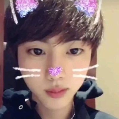 eclpethan's tweet photo. incrível que todo santo dia eu saio de casa com a maquiagem mais linda do muito pra ir pra escola, e quando vou me olhar no espelho durante a aula eu tô parecendo um obsessor https://t.co/9QZY1tlPRD