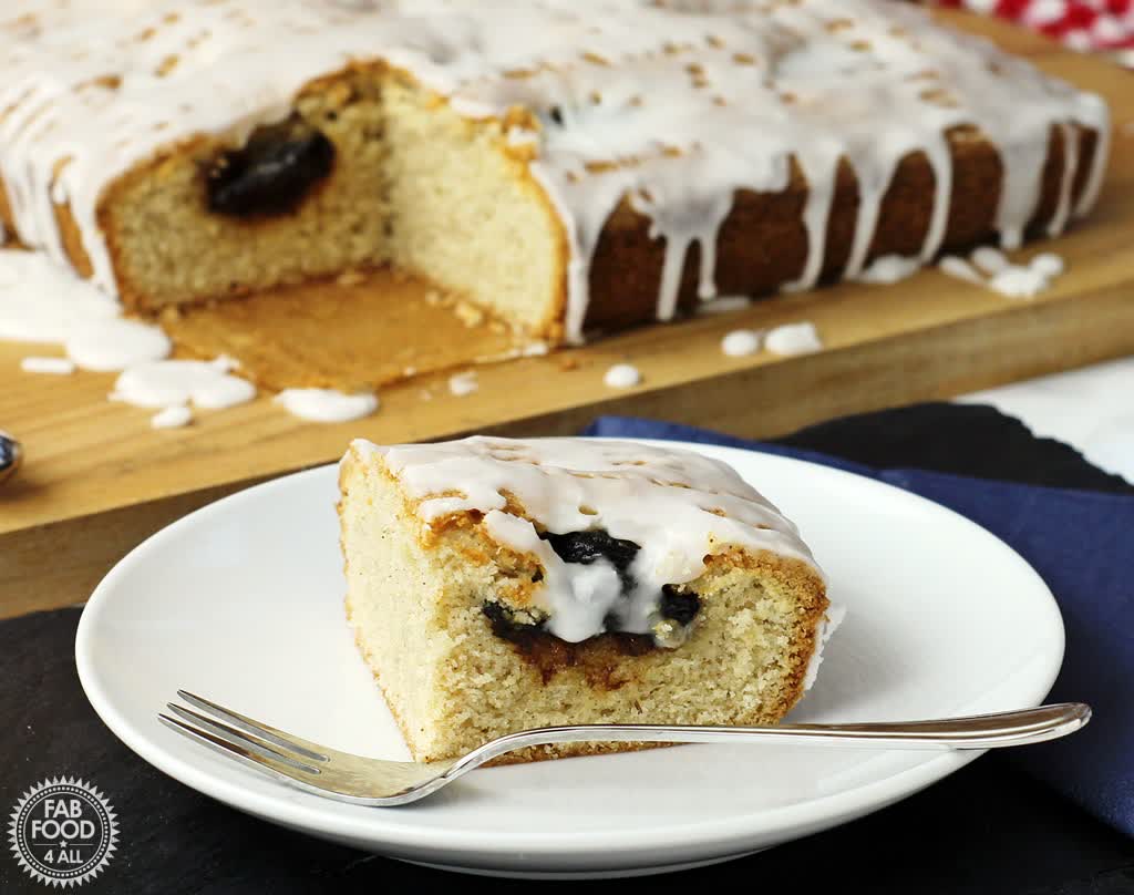 FabFood4All's tweet photo. Spiced Prune Traybake is a great recipe for using up a tin of prunes. Moist & delicious, this cake is mildly spiced with cinnamon, nutmeg, allspice, plus a dash of vanilla, and finished off with an icing drizzle. https://t.co/Wvj6sGawfv #cake #prunes #baking #traybake https://t.co/RtvkrFQG3U