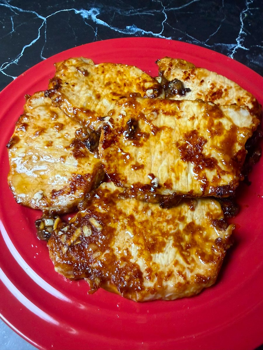 ohsnapletseat's tweet photo. These Pan-Fried Soy Garlic Pork Chops are juicy, savory, garlicky, and so easy to make! Theyโre marinated in a savory-sweet soy garlic mixture, then cooked right in a skillet ๐
Recipe: https://t.co/Us8YWDYfxz
#asianfood #porkrecipe #porkchops https://t.co/P40hQ0kkcy