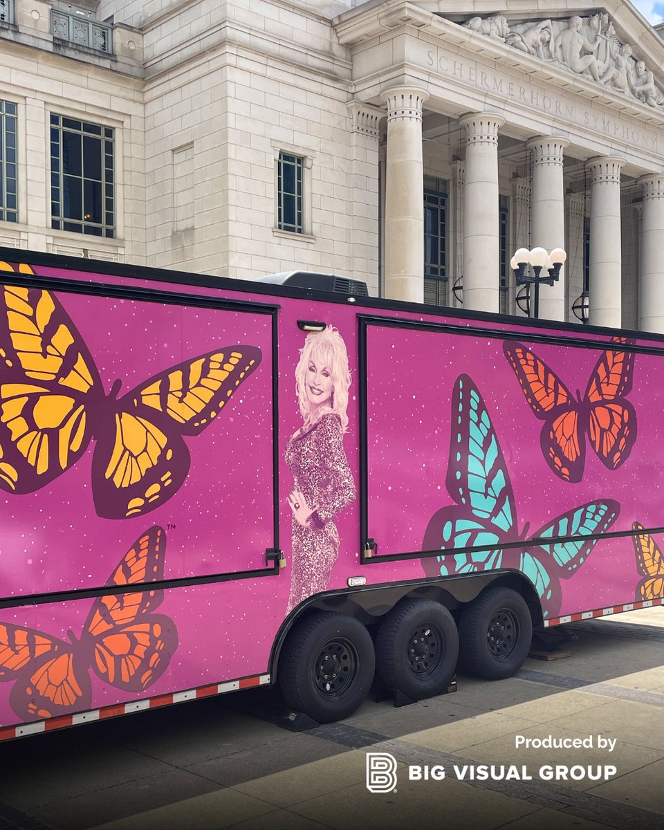 bigvisual_group's tweet photo. "Pour yourself a cup of ambition"… and then go get a custom trailer wrap that steals the whole show!
We had the absolute honor of wrapping this stunning trailer featuring the one and only Dolly Parton.
https://t.co/BXE64WDKmz
#Wraps #Vehicles #Graphics #Fleet #Branding https://t.co/bvqlCr7yey