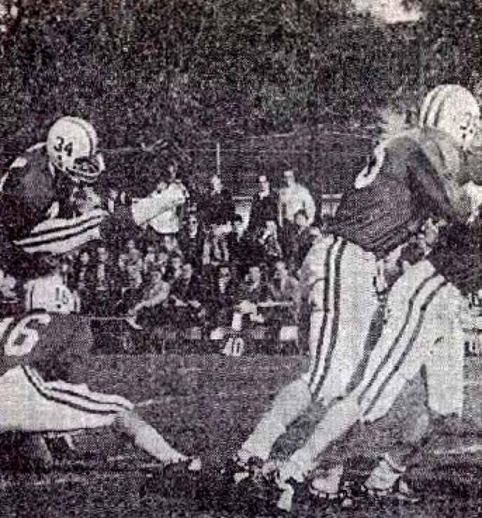 WittFootball's tweet photo. Fred Mitchell rewrote the record books at Wittenberg from 1965-68, setting the NCAA College Division career kick-scoring record, 12 school records, and 5 OAC records. His legacy lives on through the Fred Mitchell Award honoring the nation’s top non-FBS kicker. 

#tigerup #TBT https://t.co/GmpdYuJIxd