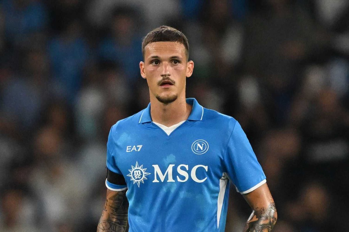 priceb_RCD's tweet photo. 🚨🇮🇨Al Dépor le llegó una oferta del @sscnapoli por 𝐘𝐞𝐫𝐞𝐦𝐚𝐲, jugador estrella del club.

💶Es una cifra desorbitada y incluye además como extra al central 𝐑𝐚𝐟𝐚 𝐌𝐚𝐫𝐢́𝐧 que ya apuntaba a salir del club italiano.

El club se está planteando seriamente la oferta. https://t.co/KGr71Uzdwz