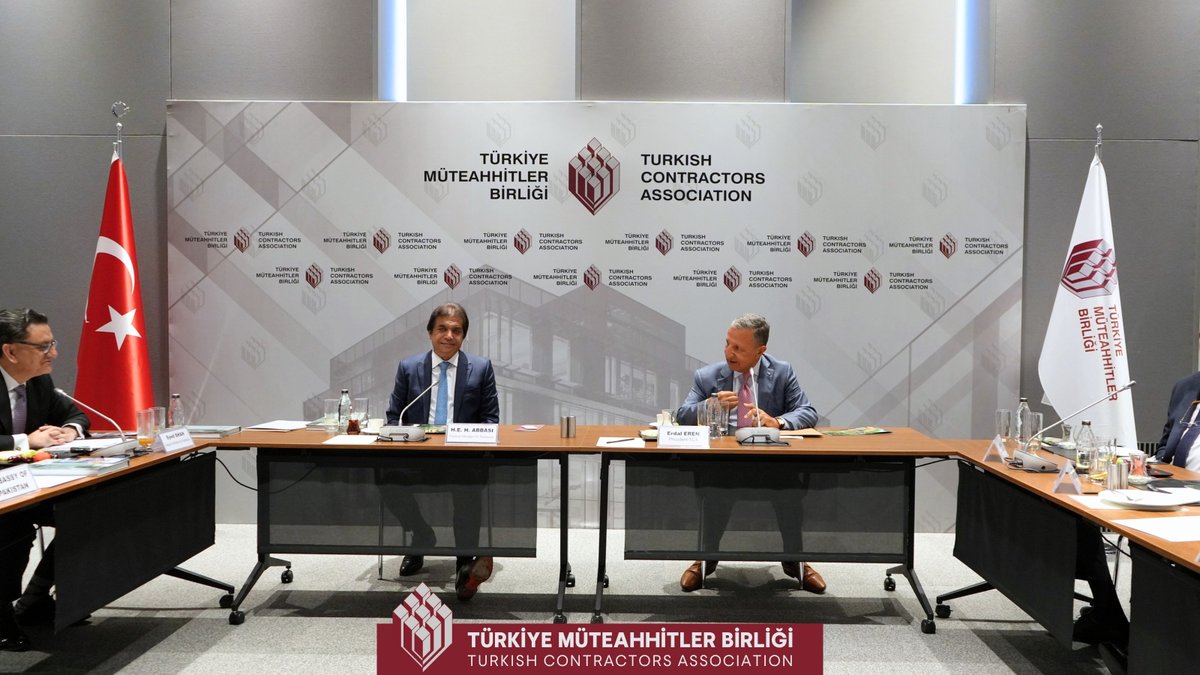 TMB_TCA's tweet photo. Pakistan Demiryolları Bakanı Sayın Muhammad Hanif Abbasi ve beraberindeki heyet, Birliğimizi ziyaret ederek Başkanımız M. Erdal Eren, Yönetim Kurulu Üyelerimiz ve üye firma temsilcilerimizle bir araya geldi. Toplantıda, Pakistan’da önümüzdeki dönemde gerçekleştirilmesi öngörülen demiryolu projelerine ilişkin üyelerimizle bilgi paylaşımında bulunuldu.

@MOR_Pakistan
@PakinTurkiye

#constructtheworld #TürkiyeMüteahhitlerBirliği #TurkishContractorsAssociation #ekonomininlokomotifi