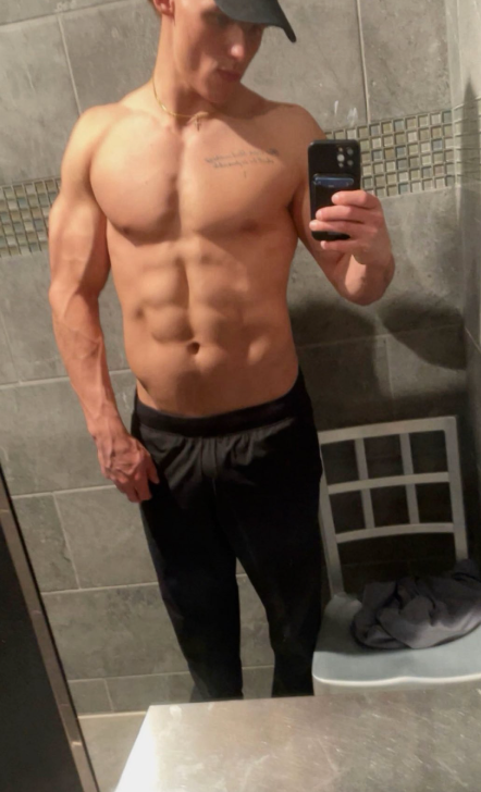 AmericanAlphas1's tweet photo. Go follow this new ripped stud @Casherfit 
🤑🤑🤑 https://t.co/ypDY9mjDhL