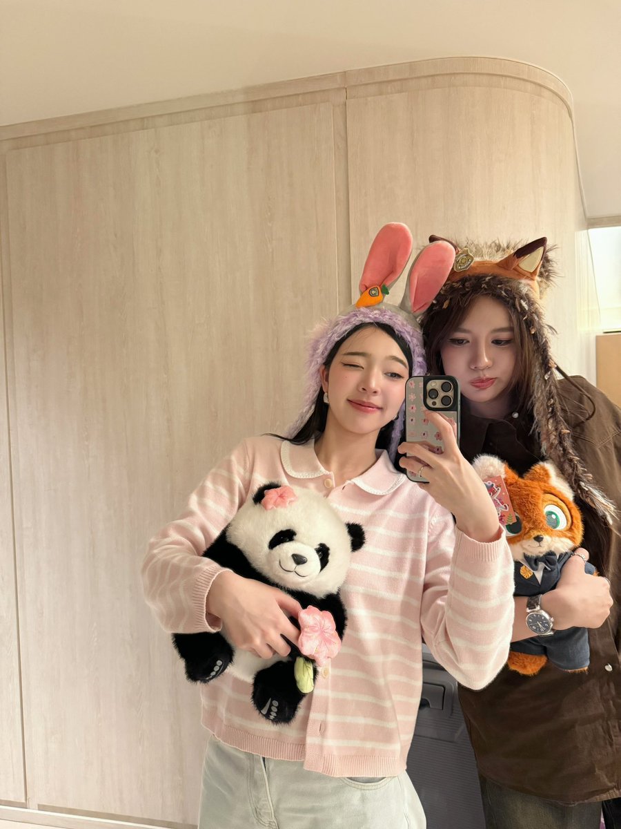 ayaorapan's tweet photo. Wrapped in wonderful memories in Shanghai! 💖💌✨

#MieAya #miephat #ayaorapan https://t.co/0ri8Ed2jSz