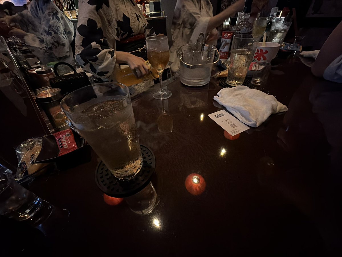 no_ssmnk's tweet photo. 部長にお祝いしていただいた。
テキーラ一生飲まされたが。 https://t.co/ImPpa80grP