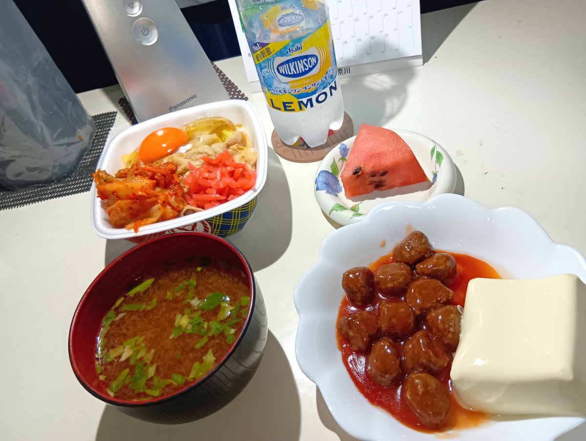 4CWostBu0mxU1Co's tweet photo. 皆様今晩は。今月ありがとうござました🙇‍♂️お疲れ様です🤗生活スタイルが変わり身体がついていかないです😭が、火曜日乾杯🍻水曜日夜勤前、夜勤明け、横浜駅ヒゲ＆下半身＆陰部＆脱毛6年3か月集大成、ようやく自分にあうリハビリ先生👩‍🏫感謝🍀、15時新横浜舎鈴さん、帰って爆睡して、買い物🛒、洗濯🧺終了して感謝乾杯🍻明日〜3連勤務、月曜日実家業務頑張っていきます✨