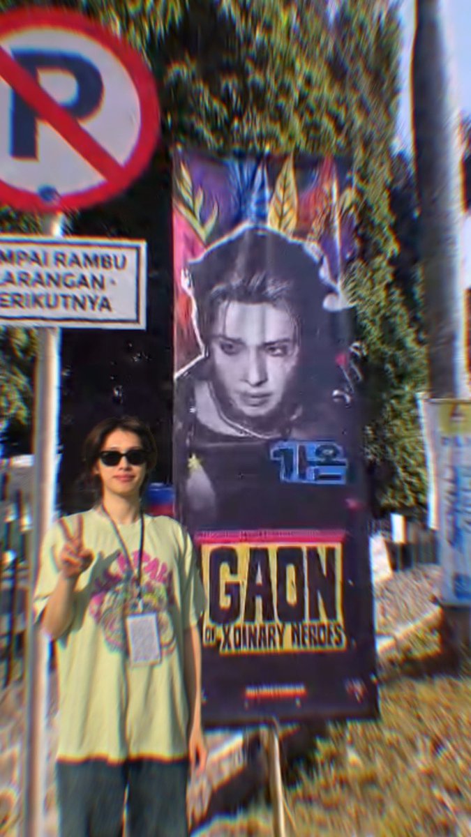 odenisasi's tweet photo. doksli abis soundcheck langsung foto ama streetbanner wkwkwkwk https://t.co/IwwgF0LYr2