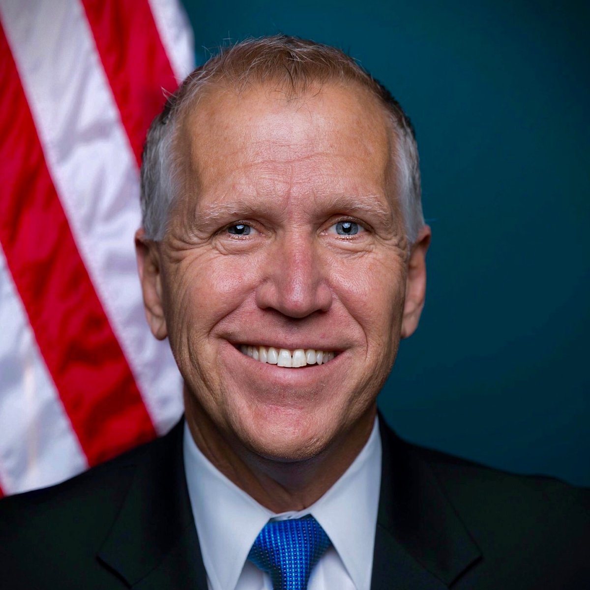 CoinMarketCap's tweet photo. LATEST: 🇺🇸 Senators Thom Tillis and Ruben Gallego have finalized a revamped ethics compromise for the CLARITY Act's crypto conflict-of-interest rules, sources tell CoinDesk. https://t.co/jNNiPgETop