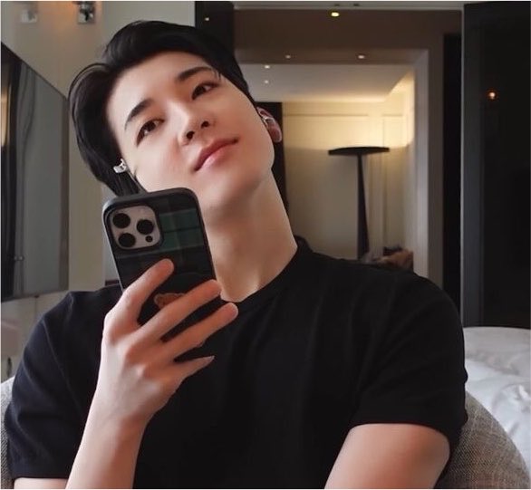 woncelestial's tweet photo. aku yang transfer, kamu yang cantik 

a minwon few tweets au https://t.co/GPpybJ0AV9