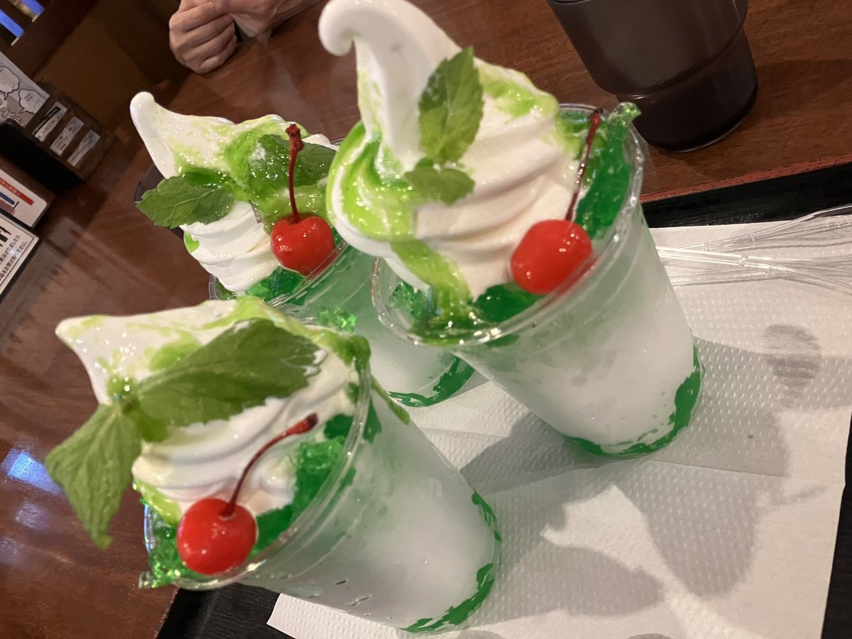 Sun69Good's tweet photo. 今宵は家族で♨️
湯上がりはいつものフラッペ🍧
ボタン連打したら3つになっちまった😅

帰宅後、エビスを流し込む🍺
幸せだね🤗

#風呂好き
#湯治
#フラッペ
#エビス https://t.co/0b9fTn1MhV