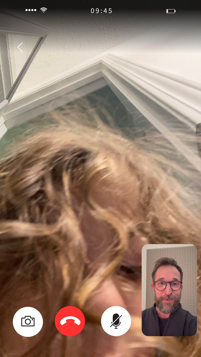 daniblrm's tweet photo. Robby gets a surprise facetime call while at work:
"PAPA!!! PAPA!!!"
"Hey bug! did you steal daddy's phone?"
And on the background he can hear Dennis calling her name.
"PAPA HI!!!"
"Hi baby, give daddy his phone back"
"No!!!" and she giggles and runs https://t.co/6MBrgEjX1O