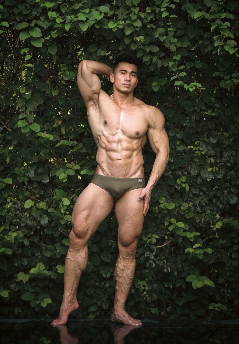LingLearm's tweet photo. 🔥🔥🔥90 days out🔥🔥🔥 
Road to PCA Pro Card” GOD BLESS ME.🥹

Coach by : Paphonwit PKem Luesawat 
Photo by : @TnwLao

#90DaysOut #PCAPRO #RoadToPro #Bodybuilding #FitnessMotivation GymLife FitFam https://t.co/cunmJxBs4j