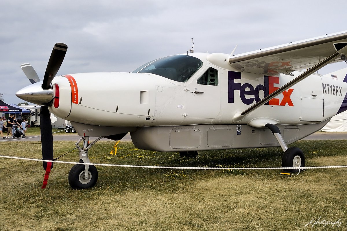 ExplorerJB's tweet photo. FedEx Cessna Caravan. #OSH26 https://t.co/vJgpPa2YnL