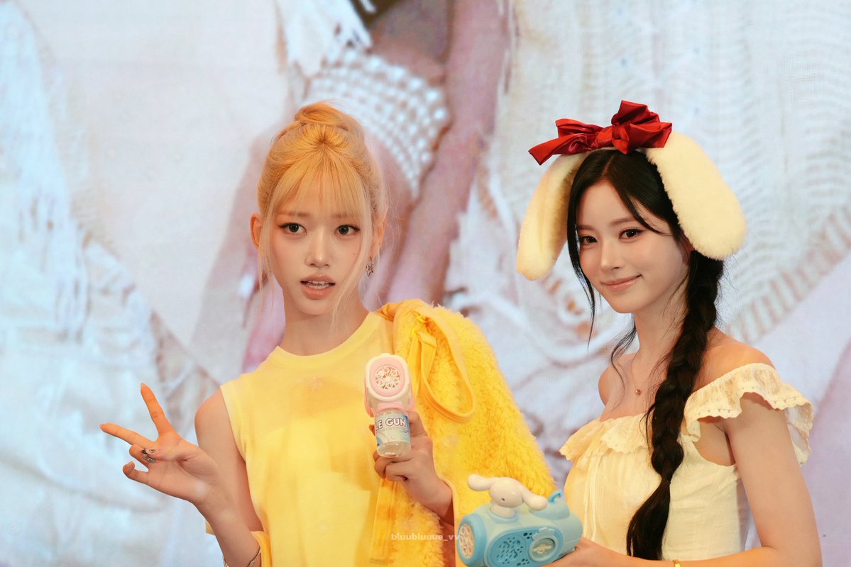 bluubluue_vv's tweet photo. 20260727 BEIJING ppmq

#MEOVV #미야오 #ANNA #안나 #미야오 #SOOIN #수인 https://t.co/iaKesVf8ME