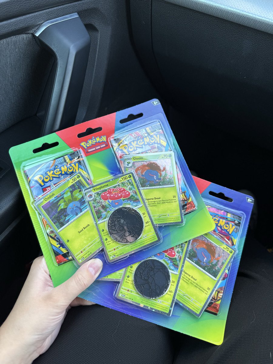 PokeRayne's tweet photo. @pokemondealsuk Thank you!!!! https://t.co/s81qU1fpaG