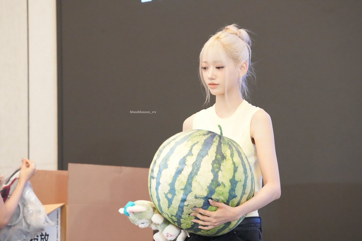 bluubluue_vv's tweet photo. 20260727 BEIJING ppmq

#MEOVV #미야오 #SOOIN #수인 https://t.co/IWOzGtbjs3