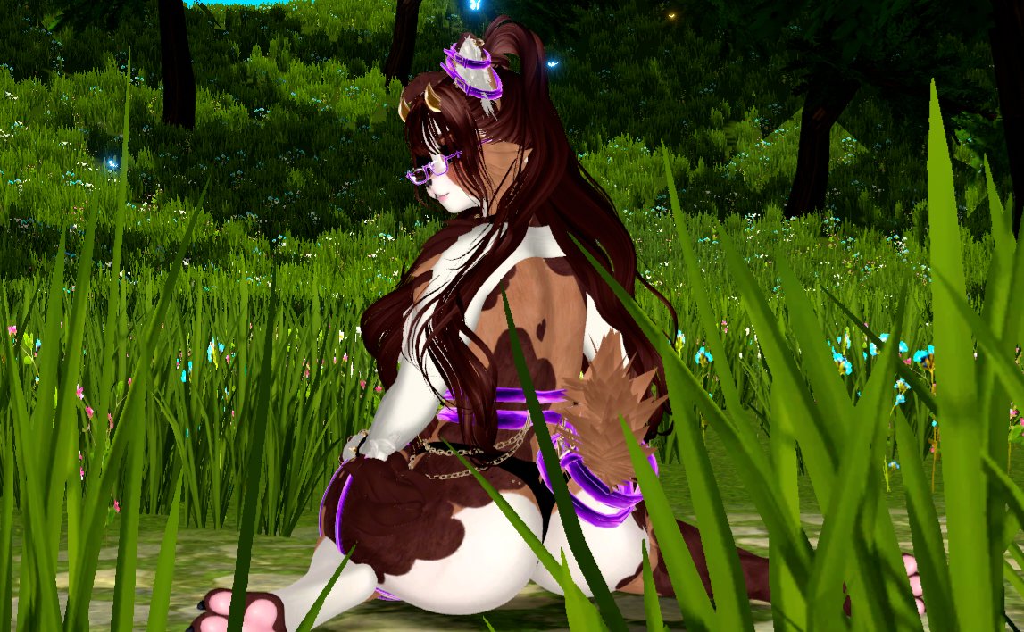 StormyFloofs's tweet photo. Another vrc personal!
The sun feels so good I had to feel it with my fur.. only~ ♡ https://t.co/4fJ4jVKsYi