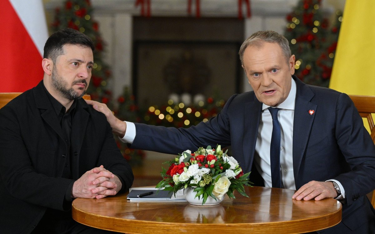 Krzyszt59788291's tweet photo. Wczoraj rozmowy, dzisiaj rakieta, jutro kolejna pomoc dla Ukrainy.
Proste i logiczne? https://t.co/ZQ89exjC3e