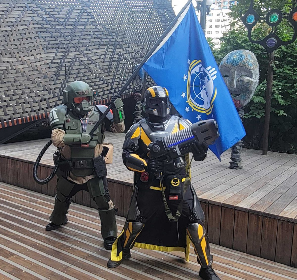 UpliftingPrimer's tweet photo. @helldivers2 Yknow funny this makes everyone who thought my costume at PAX was from Helldivers and shouted "For Super Earth!" when they saw me technically correct now. https://t.co/8pMRv7wt7R
