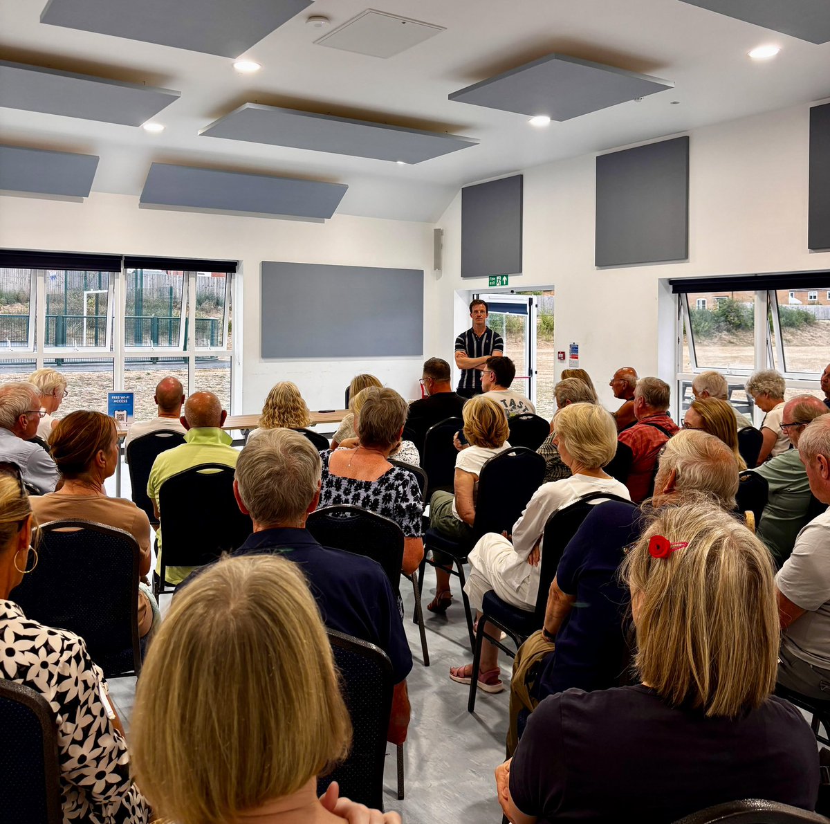 alistrathern's tweet photo. Thank you to everyone who came to a packed discussion in Stondon this evening 💬

My work as our MP is always better for your thoughts, comments and challenges at events like these. Though there was maybe nothing better than seeing it finally raining as we finished up!! 😅 https://t.co/wy8fhnD9mp