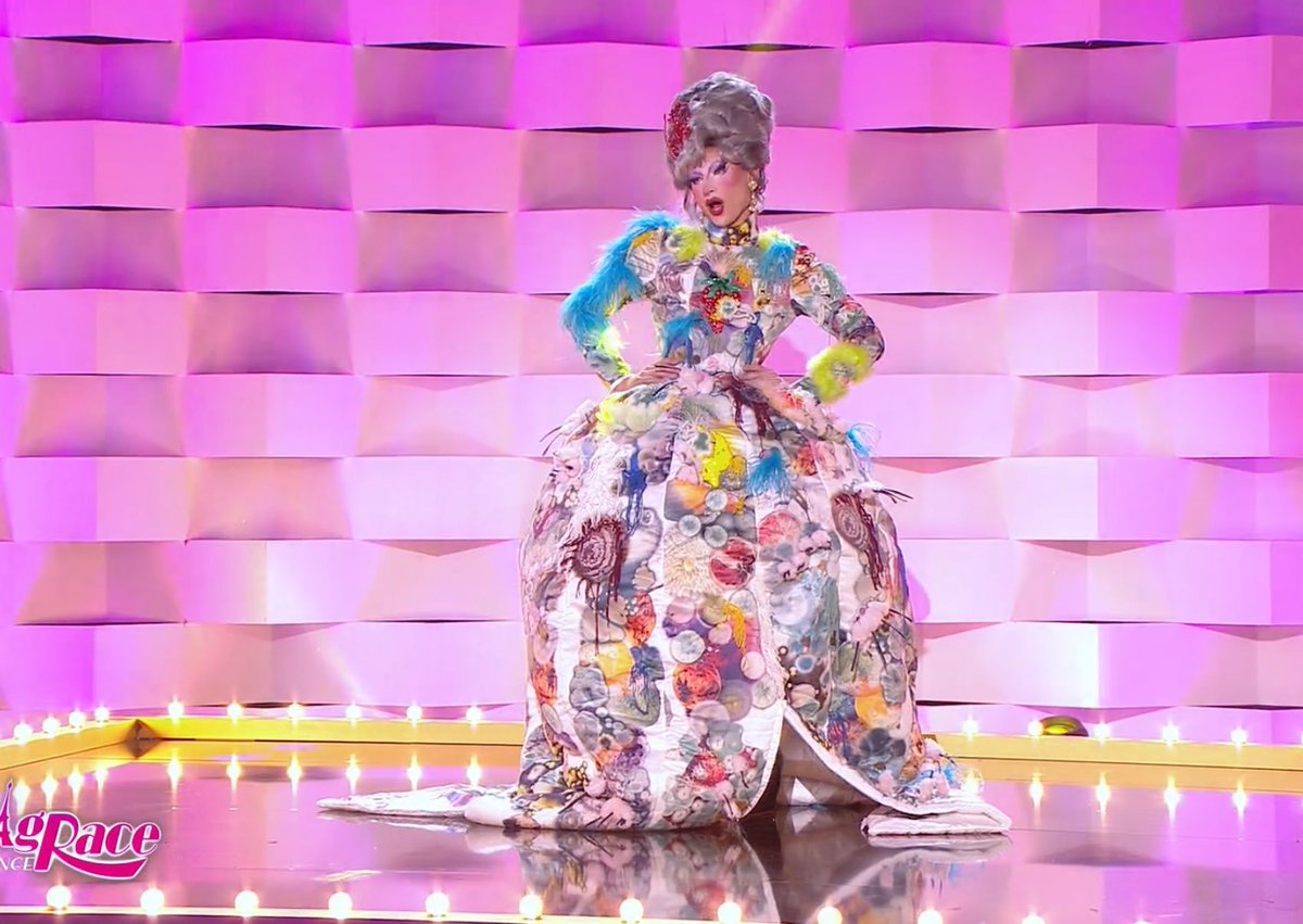 Chaa_Peters_'s tweet photo. Merci à La Harpie qui rappelle chaque semaine un fait essentiel : Le Drag EST POLITIQUE !
Merci queen, continue de slay comme ça. C'est du tout droit vers la finale. #DragRaceFrance https://t.co/W86wtmfwjb