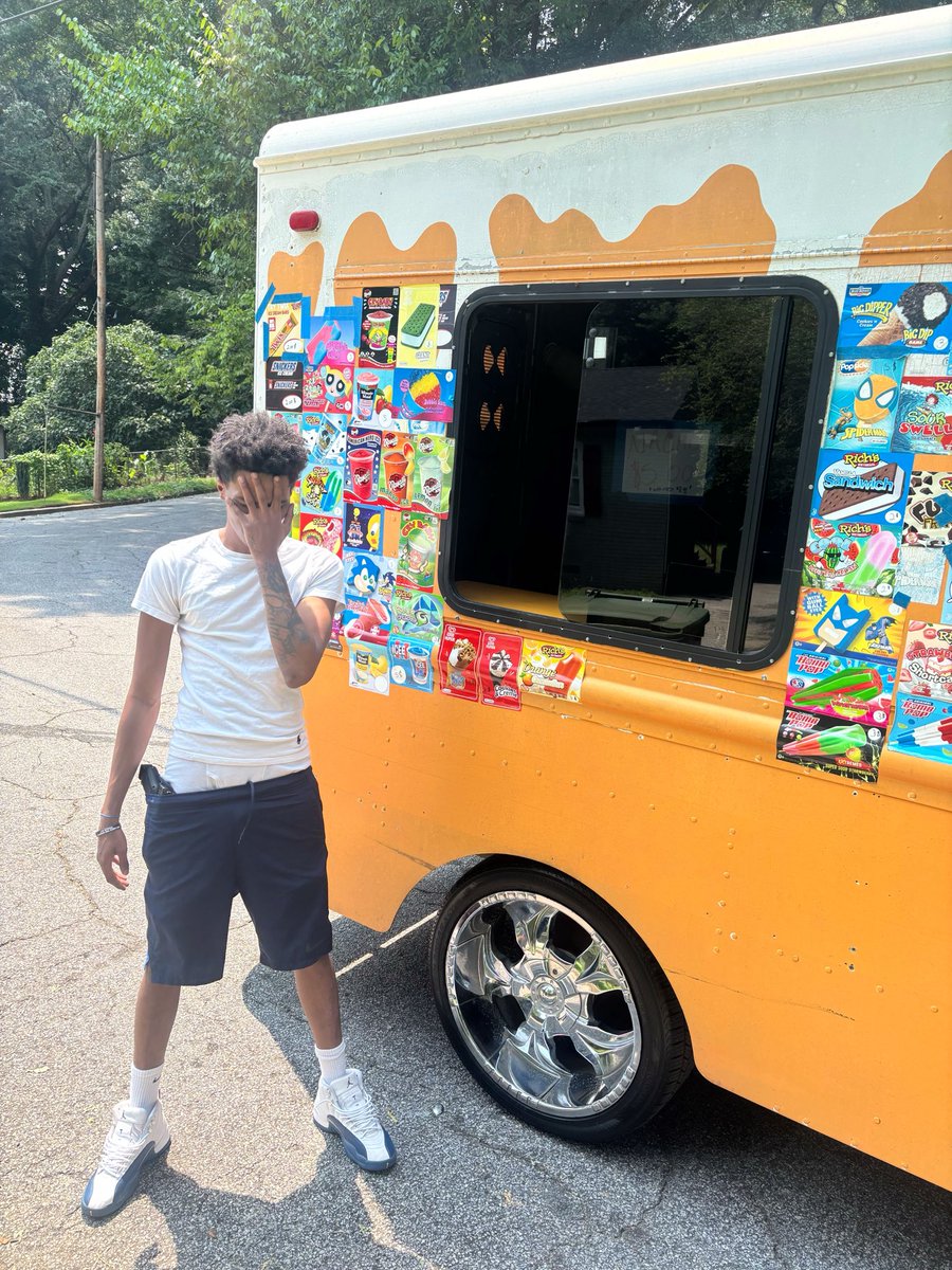 MylesMakinMoney's tweet photo. If i was Smokey nigga i would’ve kilt big worm , ain lettin no nigga play with me that Rocc no fuccin perm 😹🔥🪖🐾🥨 https://t.co/Uf3pGbC6V5