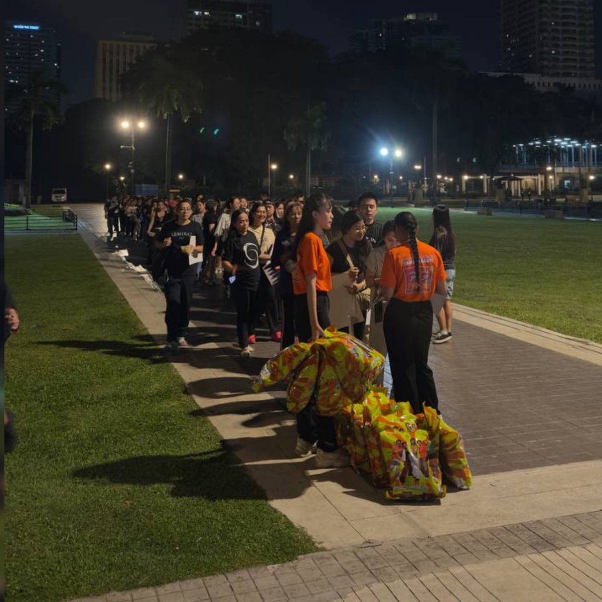 philconcerts's tweet photo. Salamat so much, mga ninang.

Overflowing with sponsors here at the Rizal Park Open Air Auditorium in Luneta, Manila, ahead of SB19’s historic Lollapalooza performance today in Chicago. https://t.co/hqxOR0MTZn
