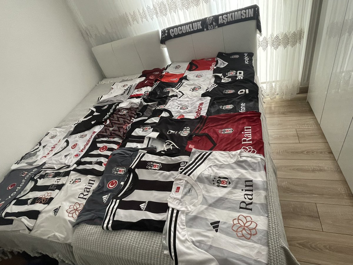 Hasan1492802's tweet photo. @whitesulfur @alperbah Hangi sezonkini istersen ondan var paşam paralı askerin maşalı yancısı seni https://t.co/02bbZGTTha