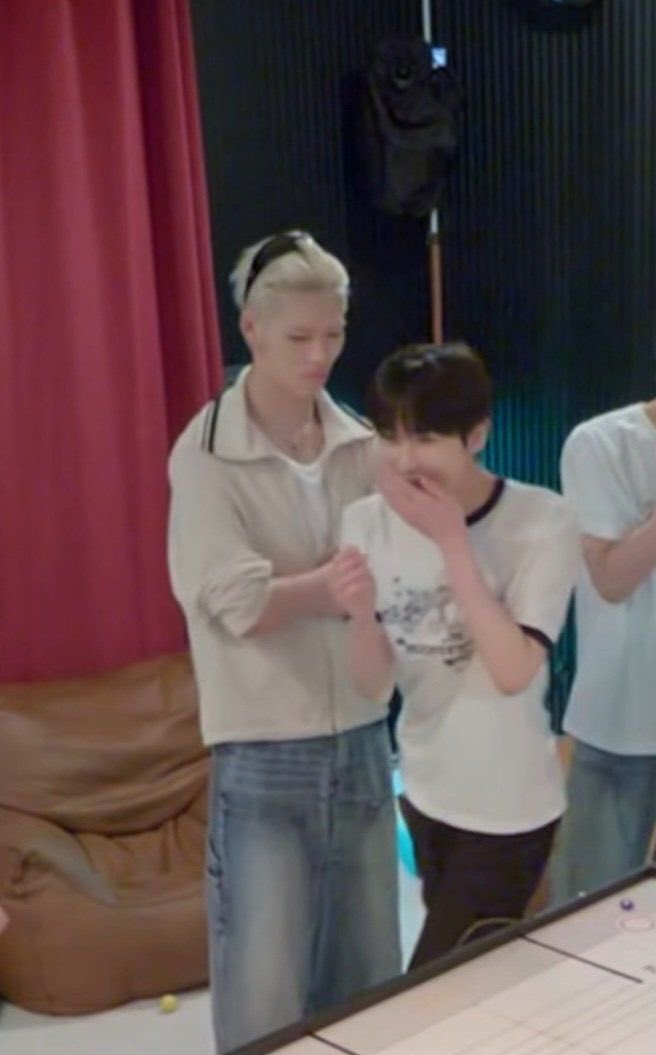 tayoe126's tweet photo. 동생이 키가 더 큰게ㅈㄴ.. https://t.co/trRoh98crB